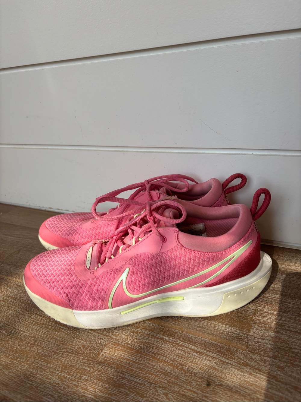 Nike Women's Court Zoom Pro - Coral Chalk/Barely Volt, 10
